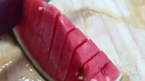 吃瓜的技巧视频教程