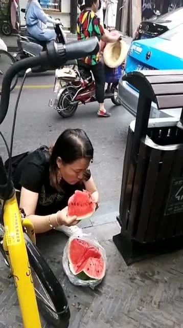 吃瓜视频大姐我服你,揭秘网络红人的魅力与影响力