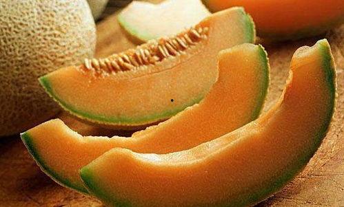 嫩哥吃哈密瓜视频,嫩哥畅享哈密瓜美味时光